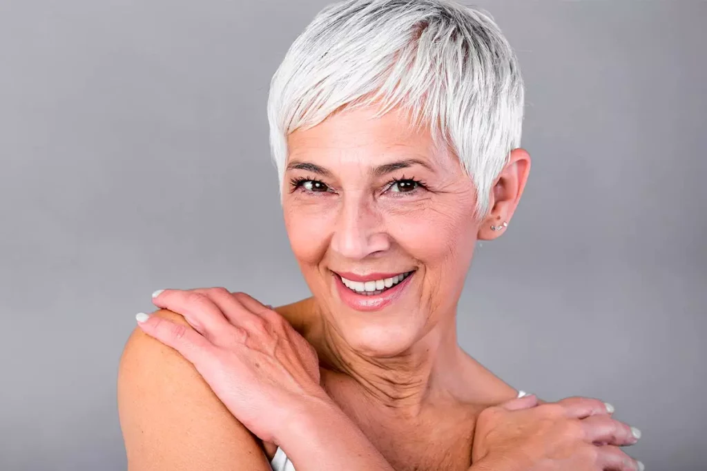 tp trendy short haircuts women over fifty 18